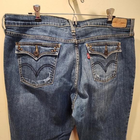 Levi's Women's Boot Cut 515 Plus size washed blue jeans 16 - Picture 7 of 11